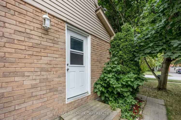 House For Sale in Barrie, Ontario