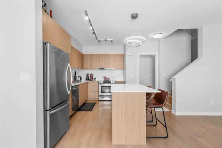 Burnaby Central Park Townhouse 2 Beds 1.5 Baths