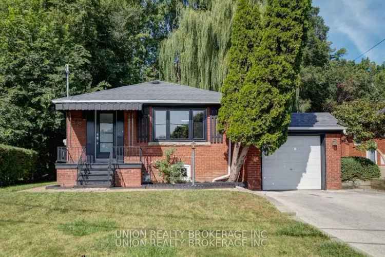 House For Sale in 28, Fishleigh Drive, Toronto, Ontario