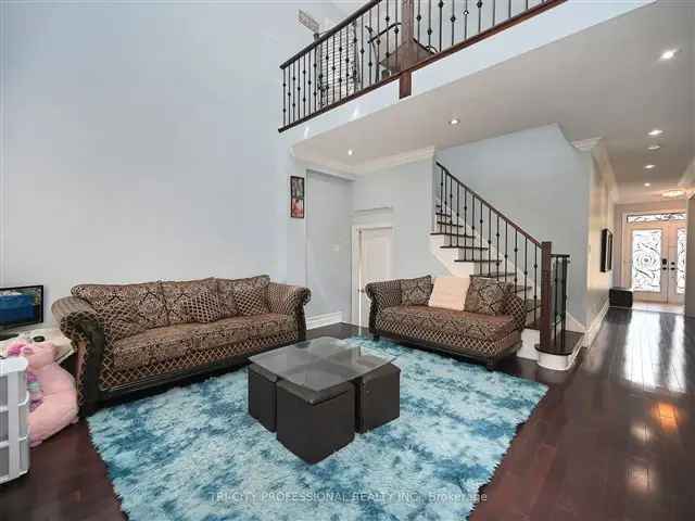 House For Sale in Brampton, Ontario