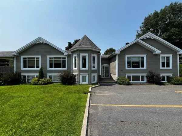 Commercial Building Office for Sale in Otterburn Park