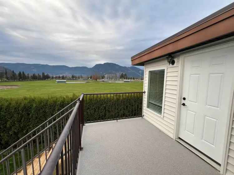 Townhouse For Sale in Kent, British Columbia