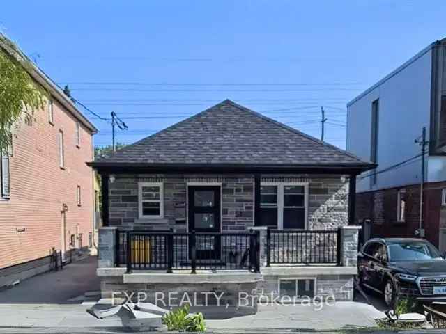 House For Sale in Toronto, Ontario