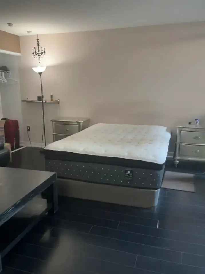 a room for rent in downtown core location closed CN tower