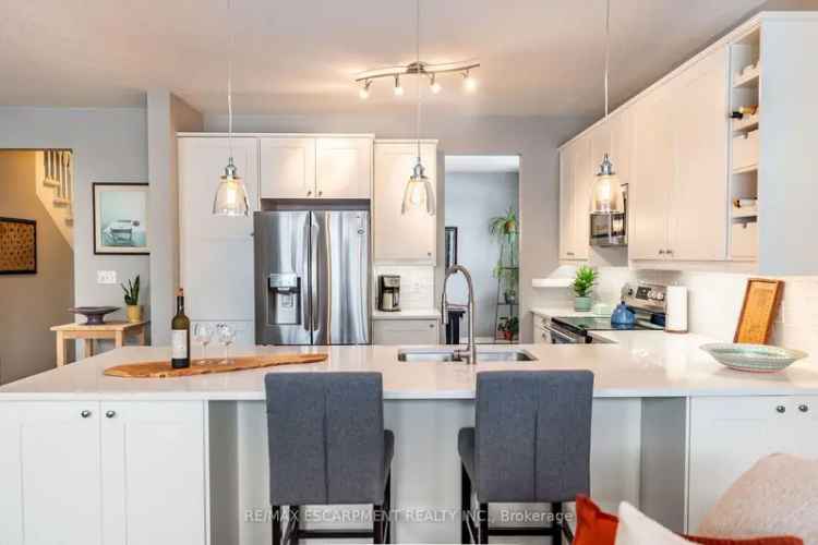 Waterdown Home: 3 Beds, 2.5 Baths, Modern Kitchen, Bruce Trail Access