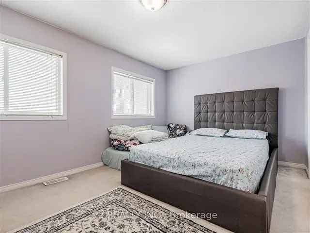 Freehold Townhome 2 1 Beds Holly Neighbourhood Garage Backyard