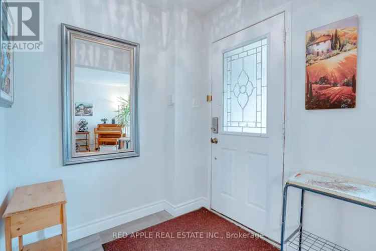 Spacious 4-Bedroom Montrose Model Home Near Highway 404
