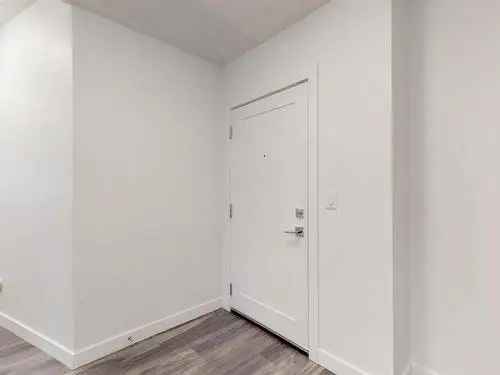 Luxury 2 Bed 2 Bath Condo in Windermere Edmonton