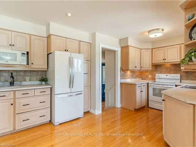 House For Sale in Wiarton, Ontario