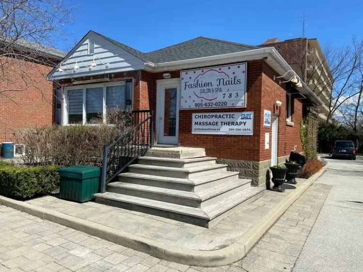 Retail For Rent in 783, Brant Street, Burlington, Ontario