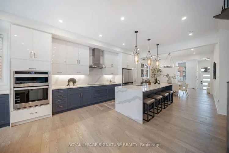 Oakville 4-Bed 4-Bath Home Smart Home Upgrades Family Friendly