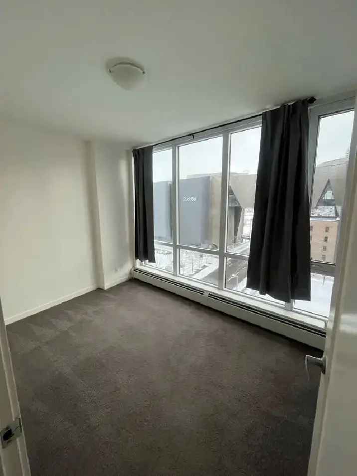 Condo Availabe Immediately! Utilities Incl. Gym 403.827.9797