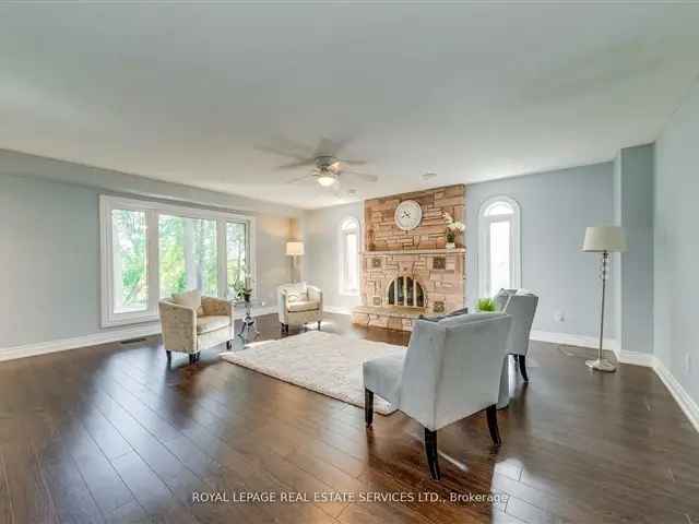 House For Sale in Mississauga, Ontario