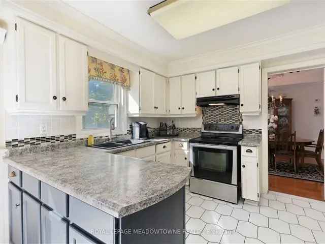 House For Sale in Mississauga, Ontario