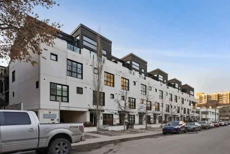 Modern 3-Level Townhouse in Lower Mount Royal