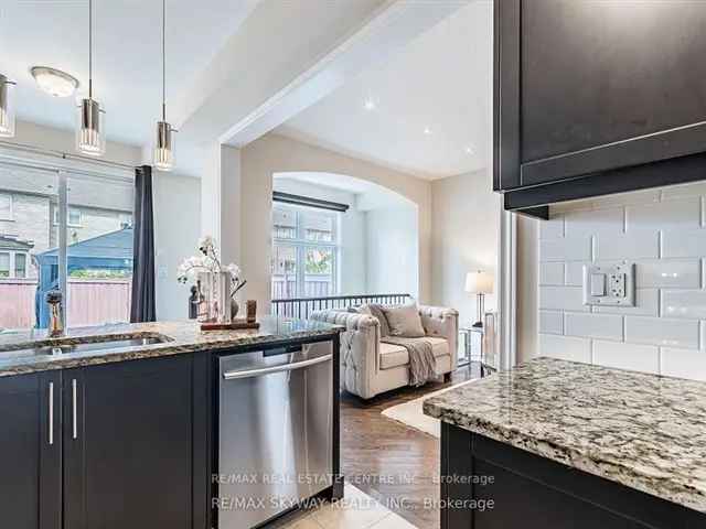 Townhouse For Sale in Caledon, Ontario