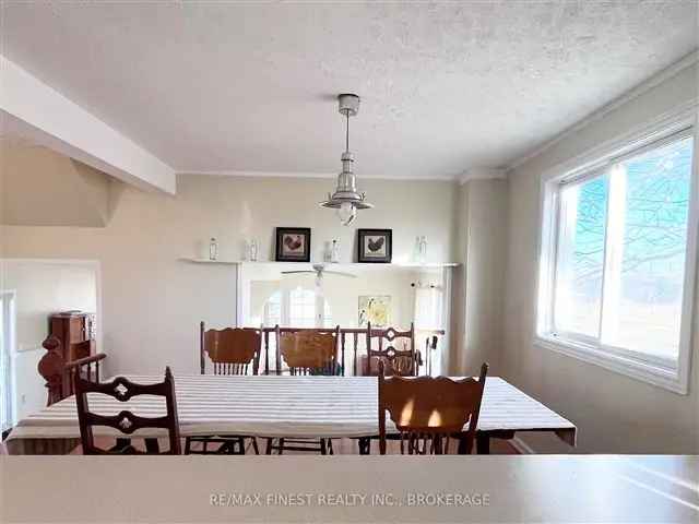 Amherst Island 5-Bedroom House Lake Views Furnished Unfurnished