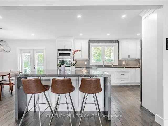 Spacious Renovated Side Split Home in Richmond Gardens