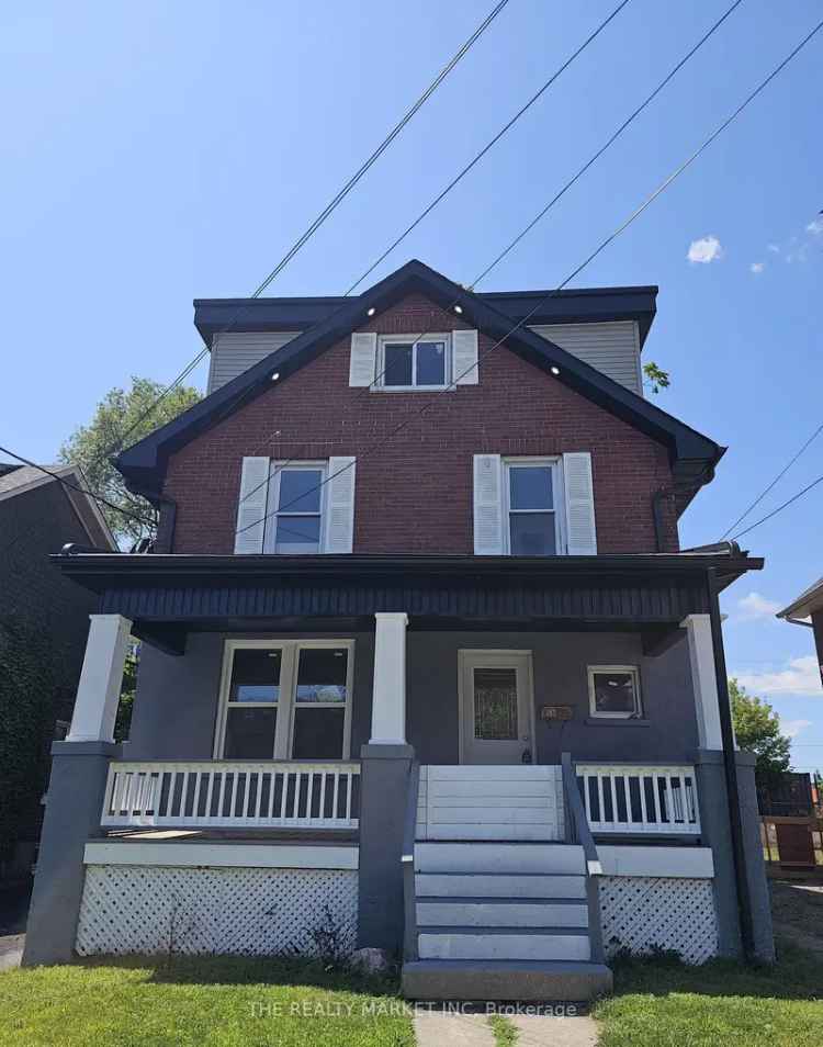 Downtown 4-Unit Renovated Property Near Courthouse