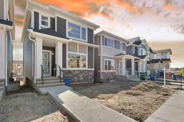 House For Sale in Airdrie, Alberta