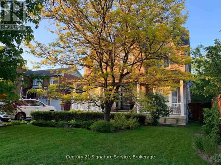 Luxury 5 2 Bedroom Home in Old Meadowvale Village