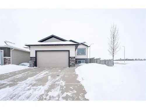 4 Bed 3 Bath Home in Pinnacle Ridge Grande Prairie