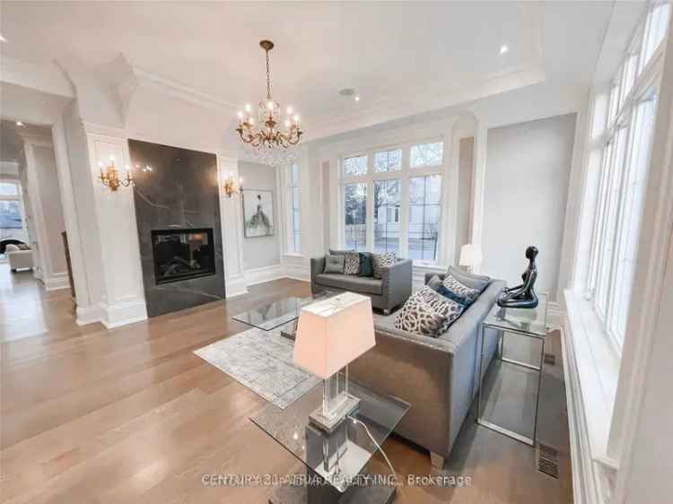 House For Sale in Toronto, Ontario