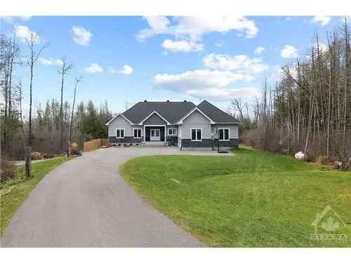 House In Carp, Ottawa, Ontario