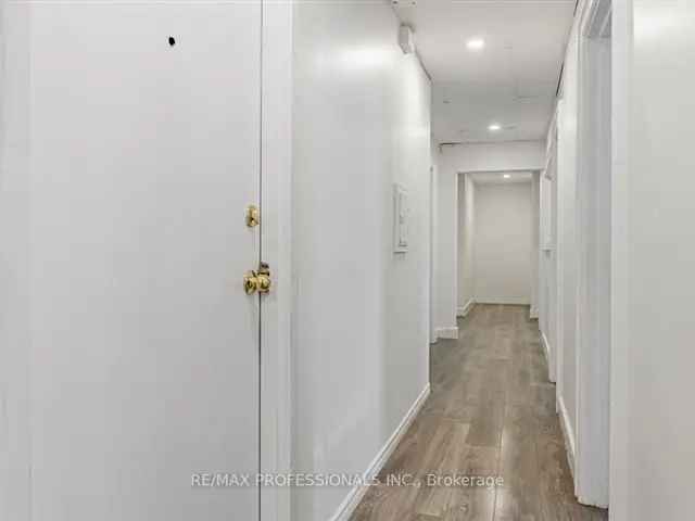 Spacious 3 1 Bedroom High Park North Unit Near Subway