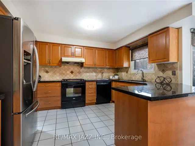 House For Sale in Richmond Hill, Ontario