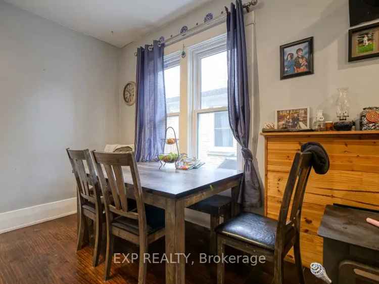 House For Sale in 1902, Danforth Avenue, Toronto, Ontario