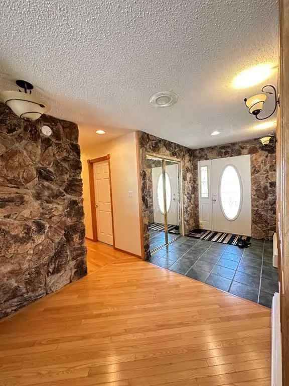 House For Rent in null, Alberta