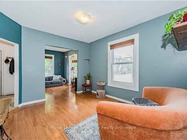 Guelph Semi-Detached House 3 Bedroom 1 Bath Near University