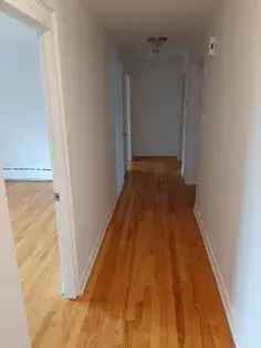 80m² 4 1/2 Apartment in Quebec City Available September 1st