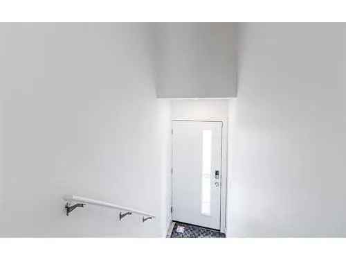 Townhouse For Sale In Springbank Hill, Calgary, Alberta