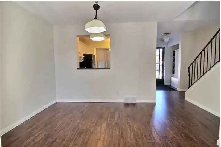 3 Bedroom Townhouse near LRT with Fenced Yard