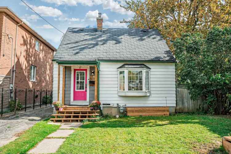 House For Sale in Toronto, Ontario