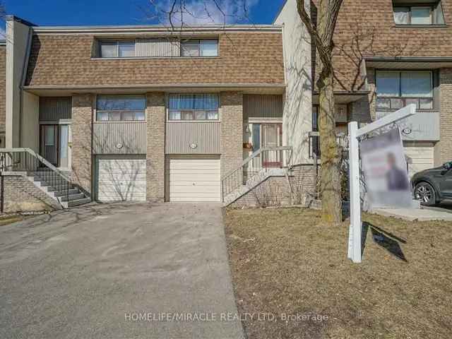 Beautiful Move-In Ready Townhome Near Highways and Transit