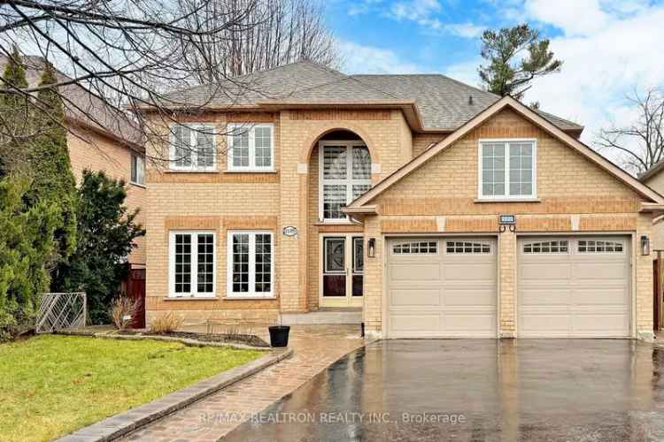 House For Sale in Pickering, Ontario