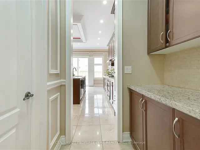 Luxurious 5 Bedroom Detached Home 4450 Sqft Brampton