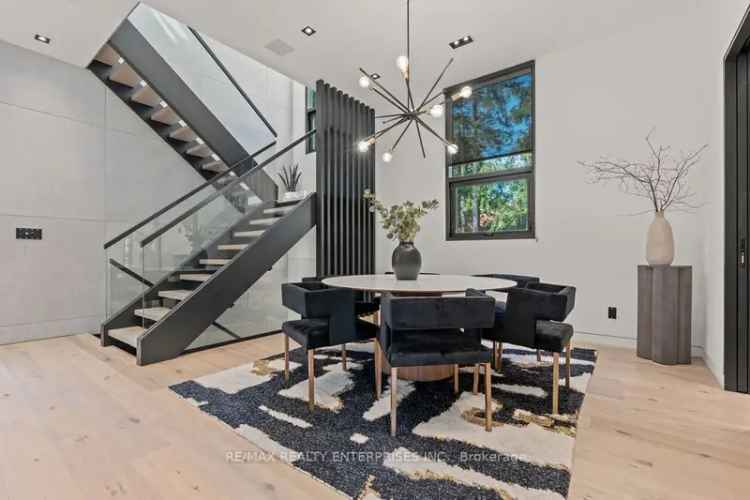 House For Sale in Mississauga, Ontario