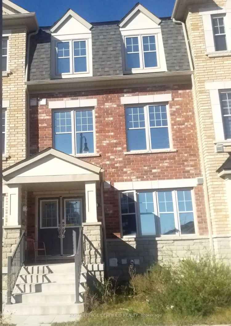 Townhouse For Sale in Brampton, Ontario