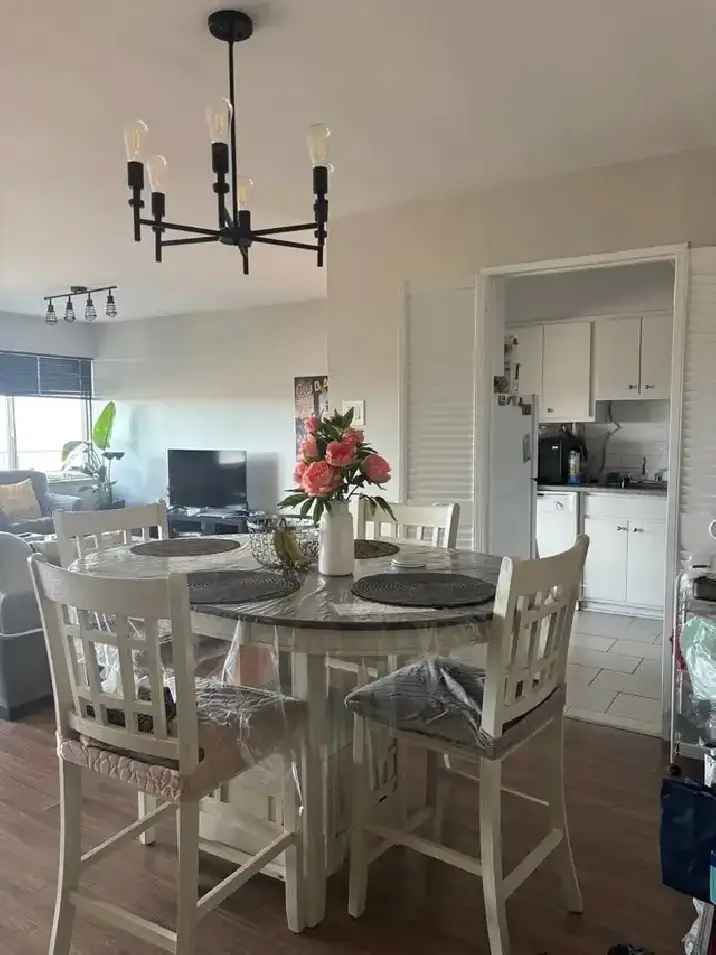 2 Bedroom Apartment Lease Transfer June 1st