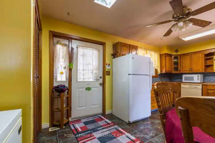 Belleville Bungalow 2-Bedroom Home Low Utilities Fenced Yard