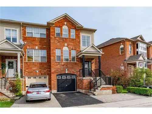 Bright End-Unit Townhouse in West Oak Trails Oakville