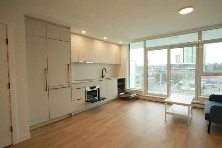 Whalley Condo near Skytrain with Stunning Views