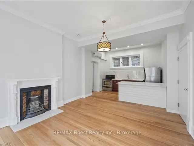 Fully Renovated Four Unit Queen Anne Building Downtown