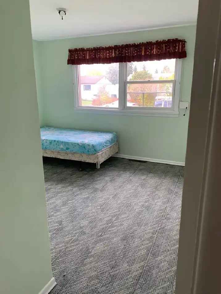 Room Rental West Edmonton 96 Ave 161 St