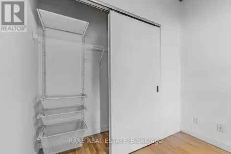 1 room apartment of 227 m² in Toronto