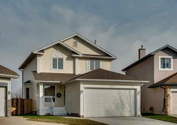 House For Sale in Calgary, Alberta